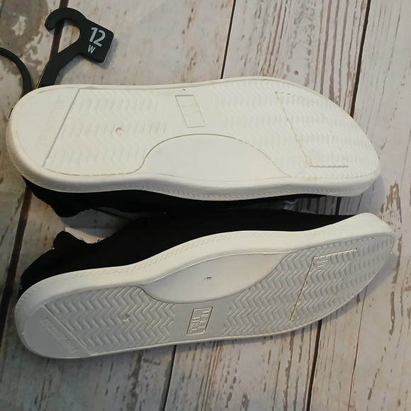 Time and Tru Women's Scrunch Back Sneakers Black Size 12W - Picture 3 of 5